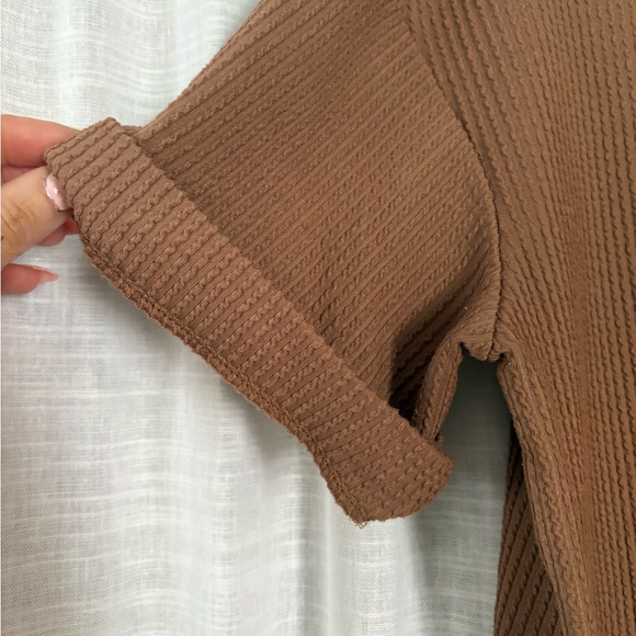 Francesca’s Ribbed Crop Top - Picture 6 of 6